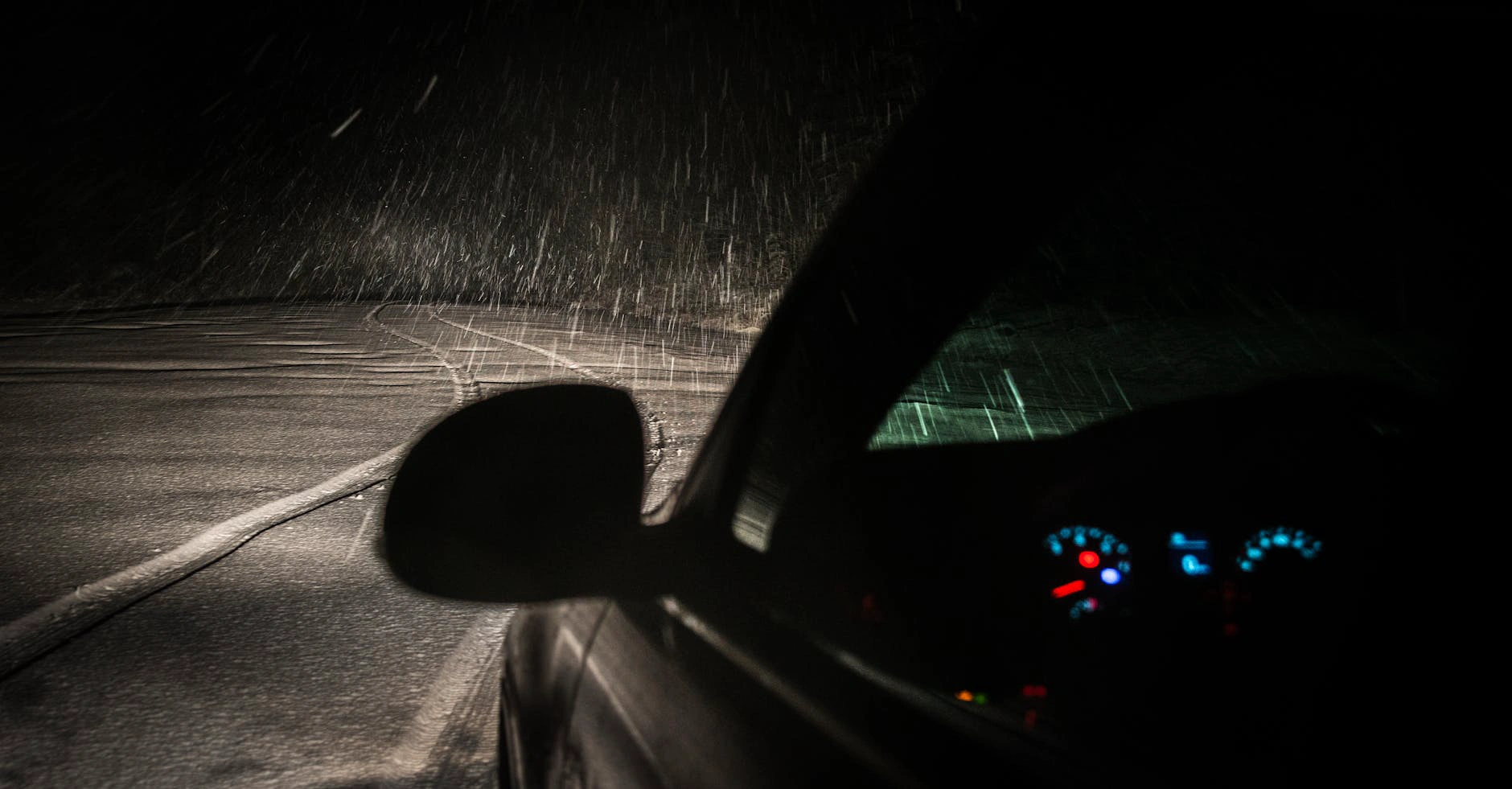 Proti třem policejním vozům neměl šanci