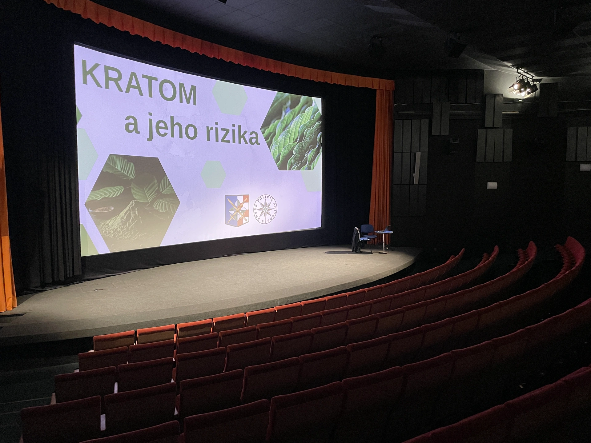 Kratom není bez rizika. Osvětové besedy oslovily téměř 1100 studentů středních škol