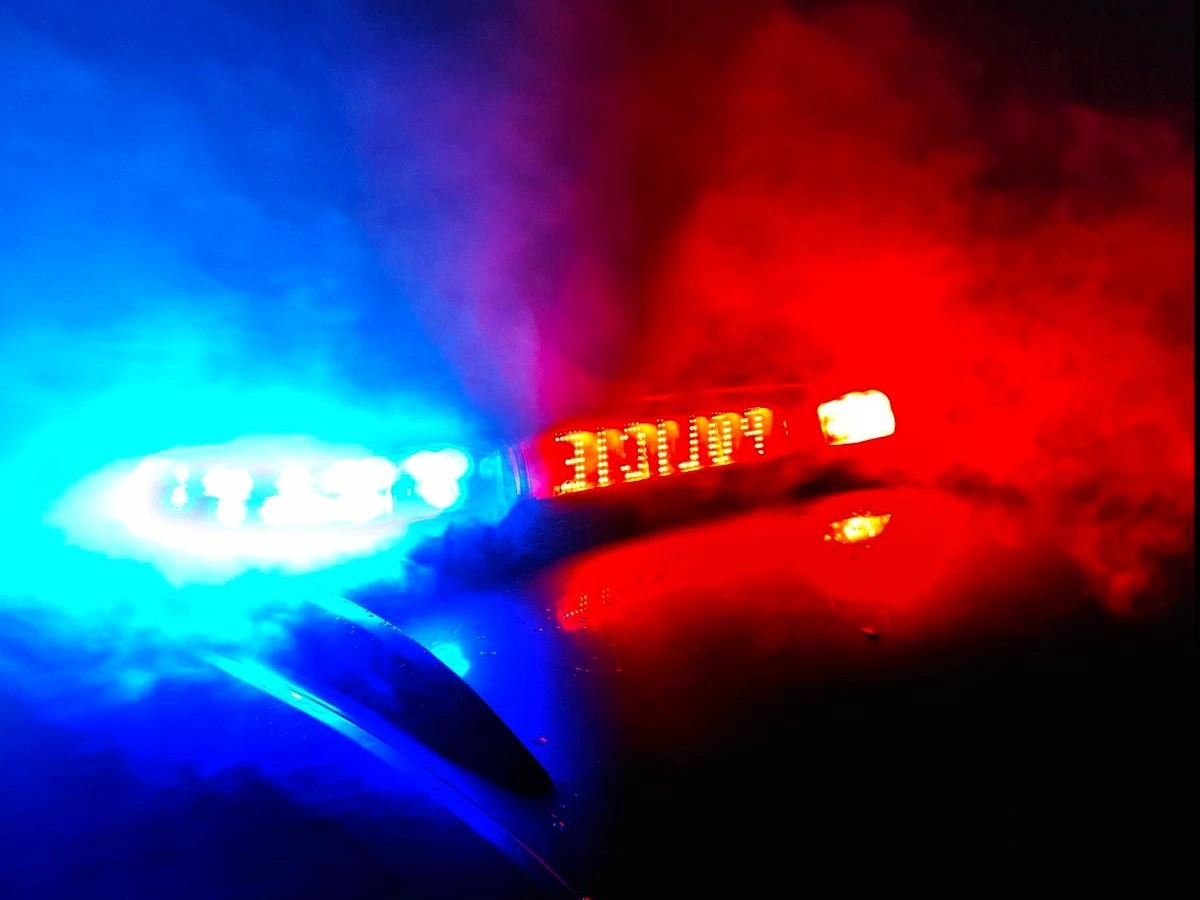 Řidič bez pneumatiky a s 2,48 promile napadl policisty