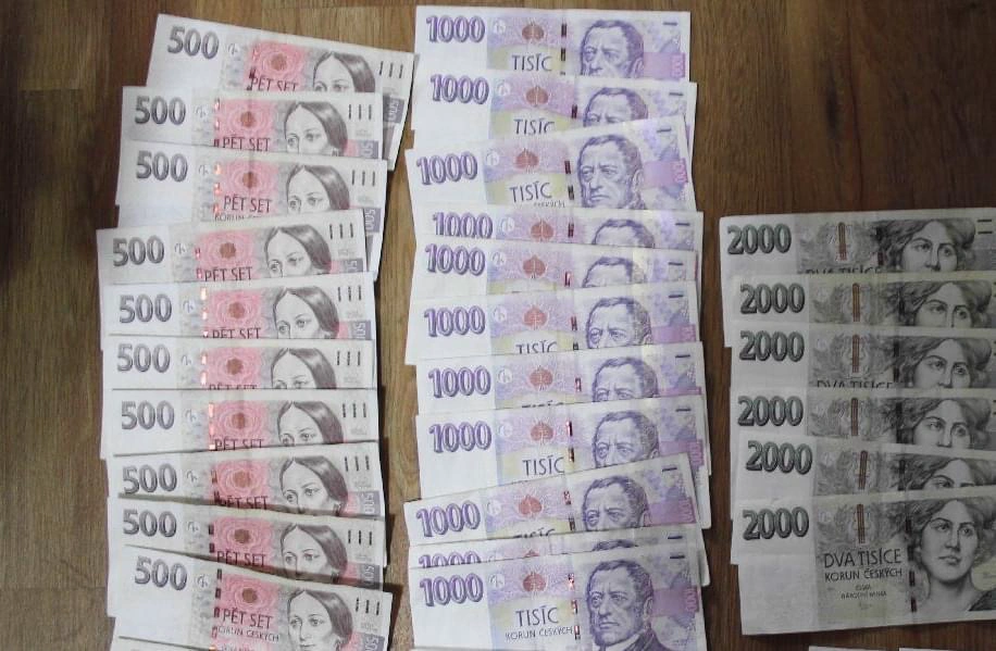 Půjčil si téměř 50 tisíc a do dnešního dne je nevrátil